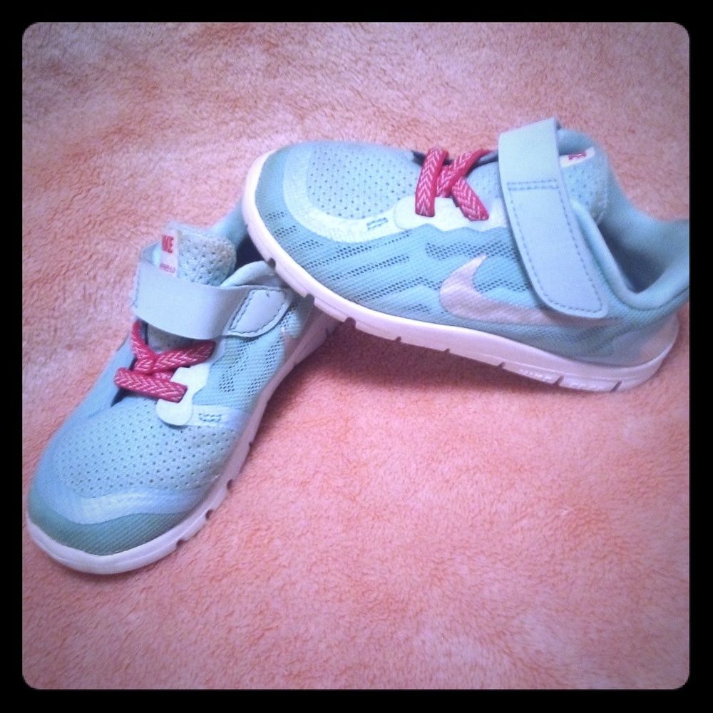 Nike size 8 toddler girl's shoes